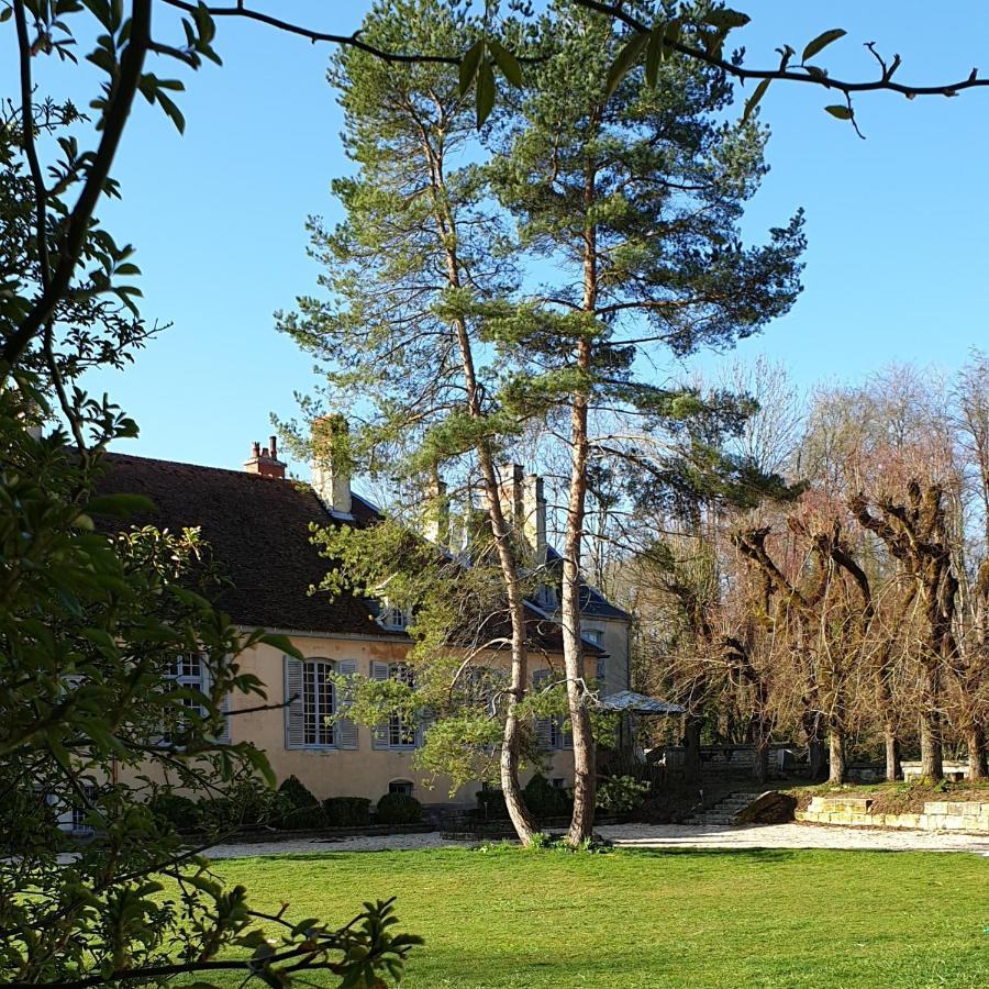 Chateau De Mauvilly Bed & Breakfast Dış mekan fotoğraf